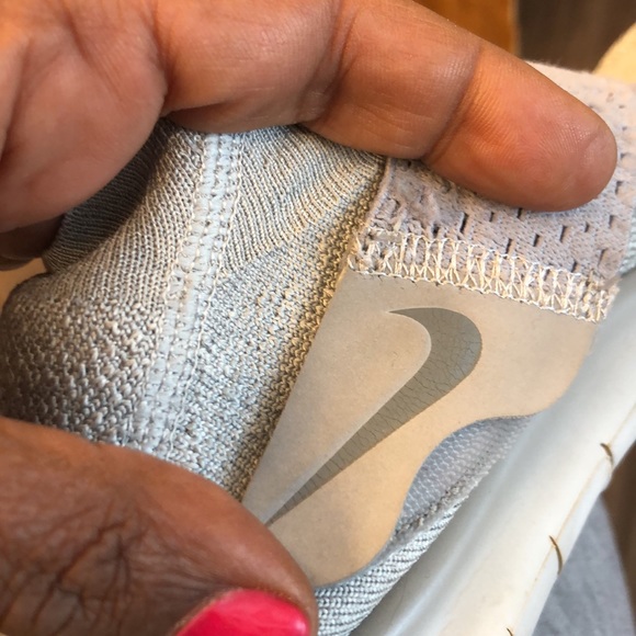 😊Woman’s Super Cute light Gray Nike Free Size 6 1/2. Light weight Lightly worn. - Picture 5 of 6